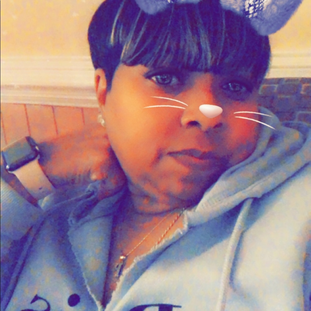 Meet your Posher, Pamela